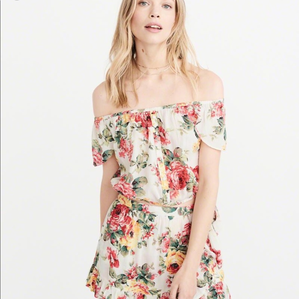 Off the Shoulder Abercrombie Floral Crop Top